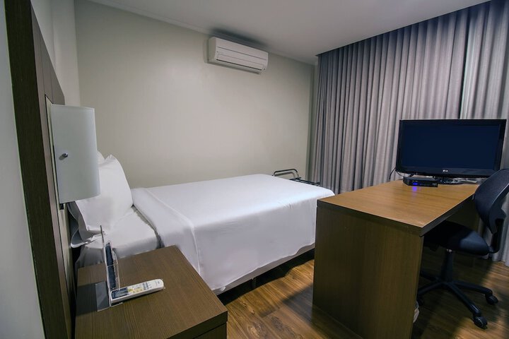 Room 6 of 46