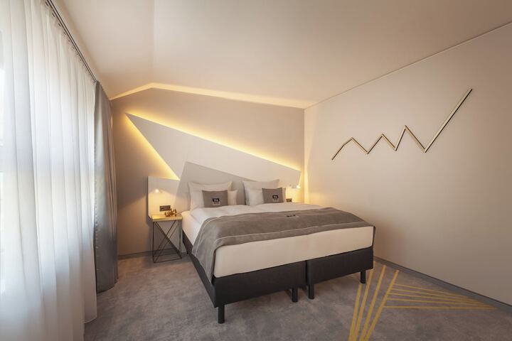 Room 6 of 45