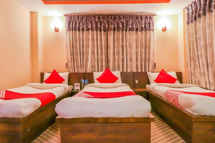 Room 4 of 17