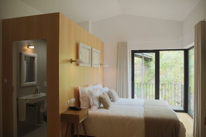 Room 9 of 50