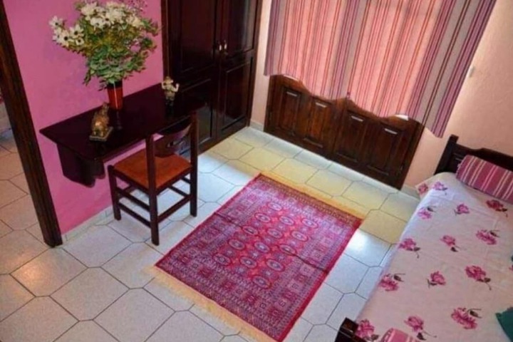 Room 2 of 18