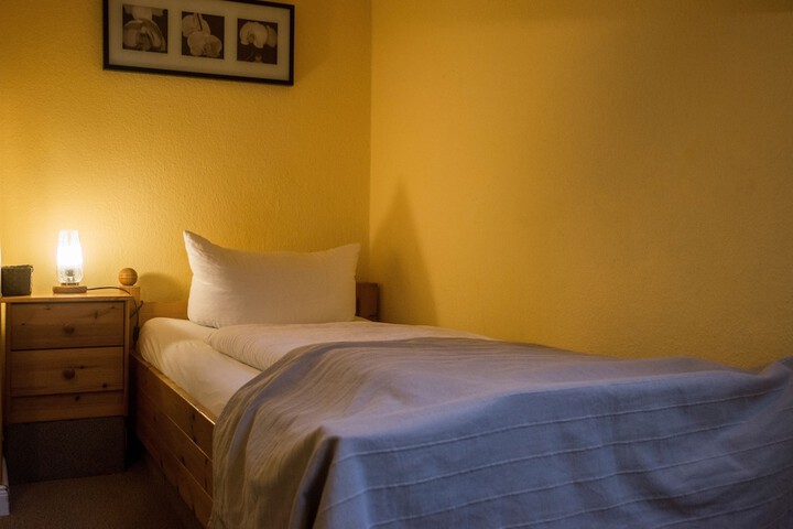 Room 4 of 41