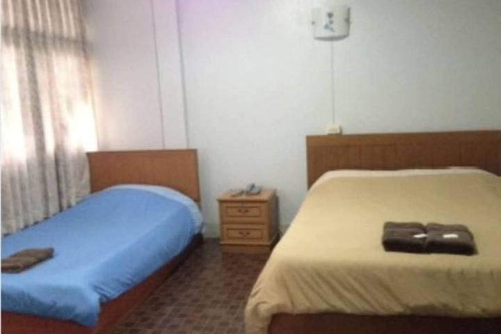 Room 15 of 37