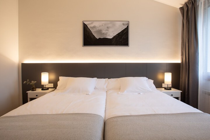 Room 8 of 37