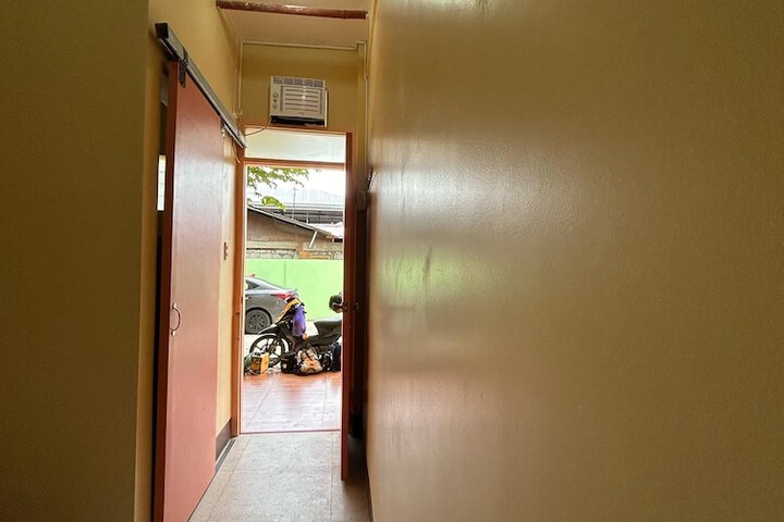 Room 10 of 24