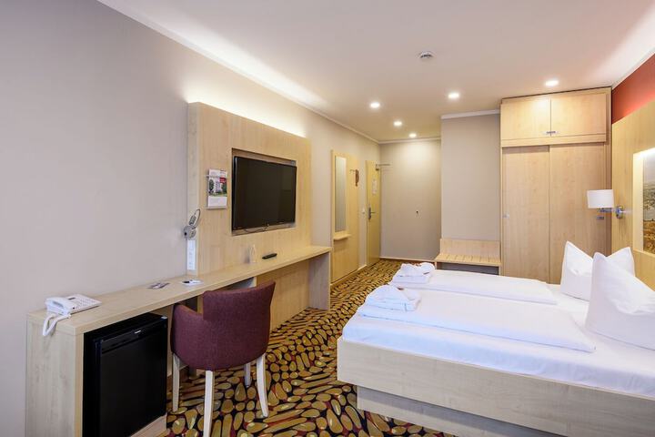 Room 7 of 30