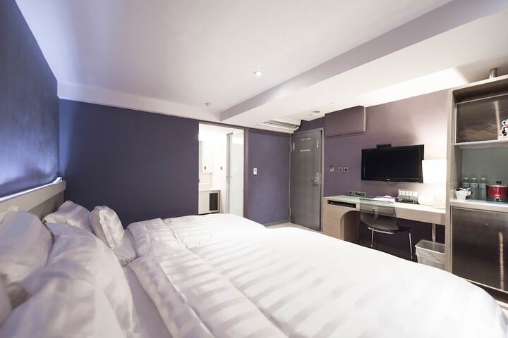 Room 15 of 64