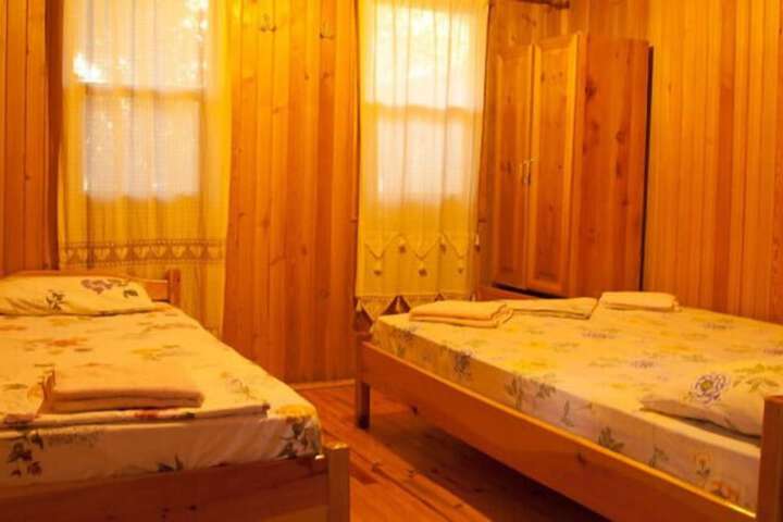 Room 9 of 32