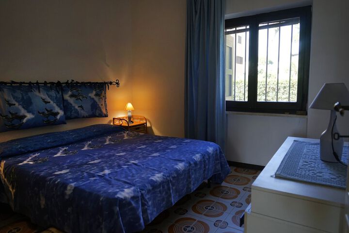 Room 4 of 17