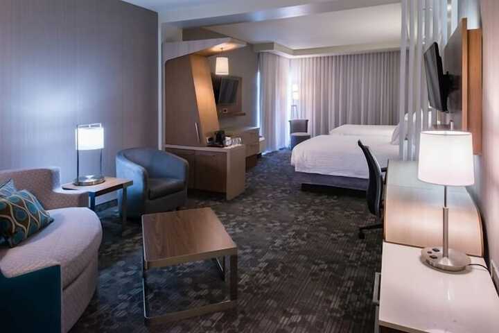 Room 9 of 42