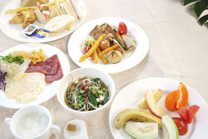 Breakfast/Coffee Service 80 of 145