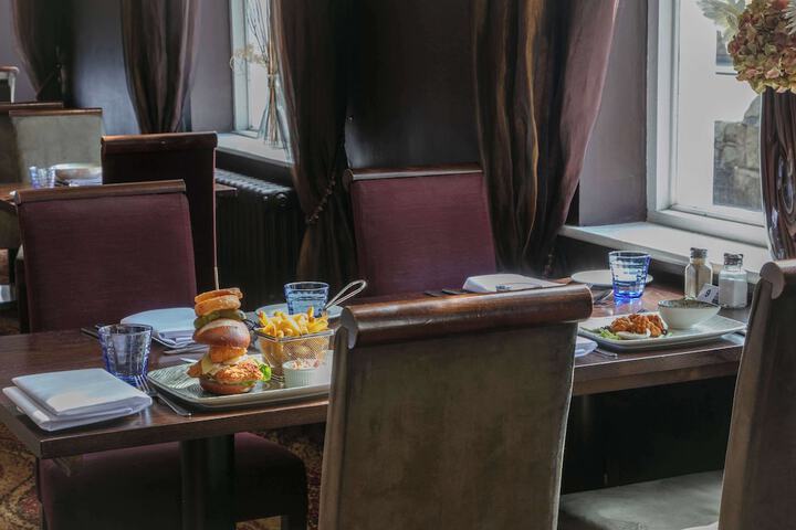 Dining 47 of 92