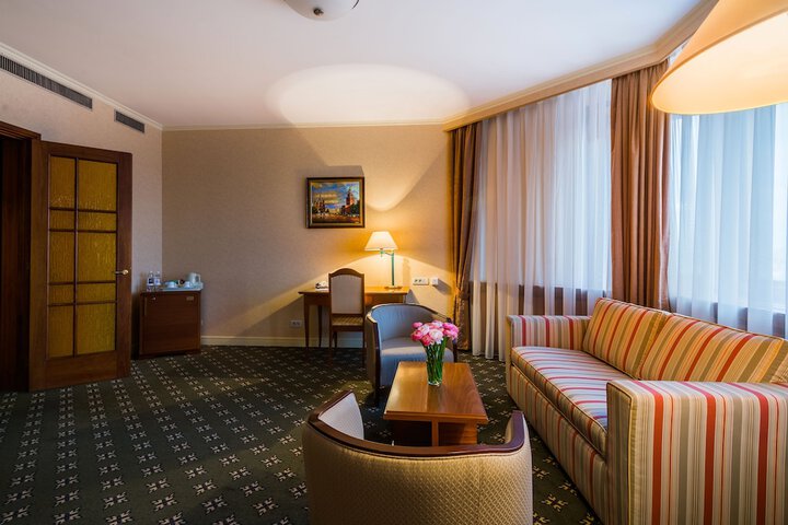 Room 48 of 113