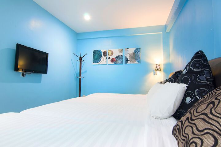 Room 8 of 26