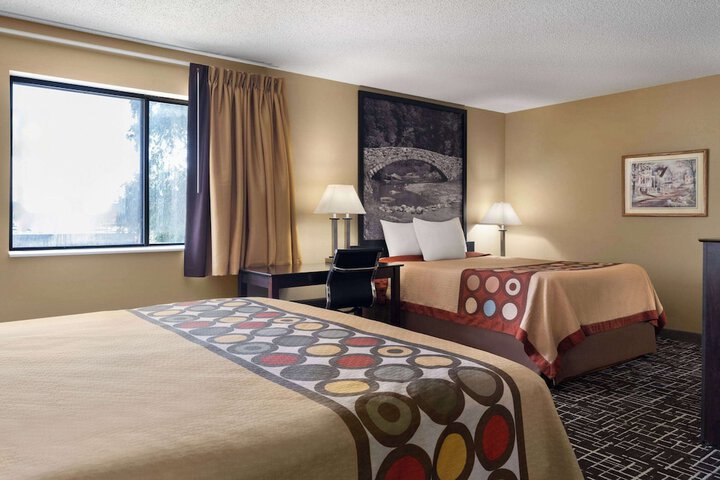 1 King Bed (15 of 17)