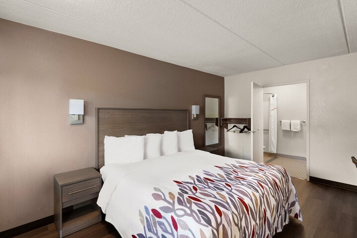 1 King Bed (21 of 22)
