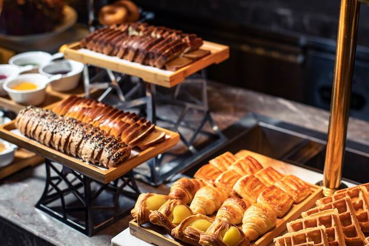 Breakfast/Coffee Service 86 of 132