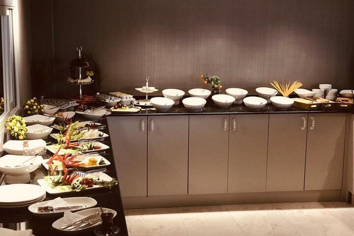 Dining 10 of 11