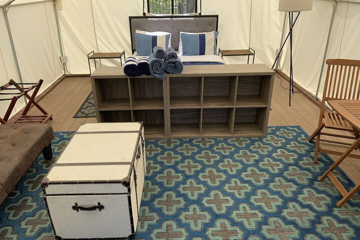 Luxury Tent 1 Queen Bed (5 of 7)