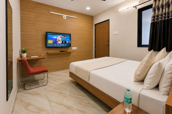 Room 12 of 16