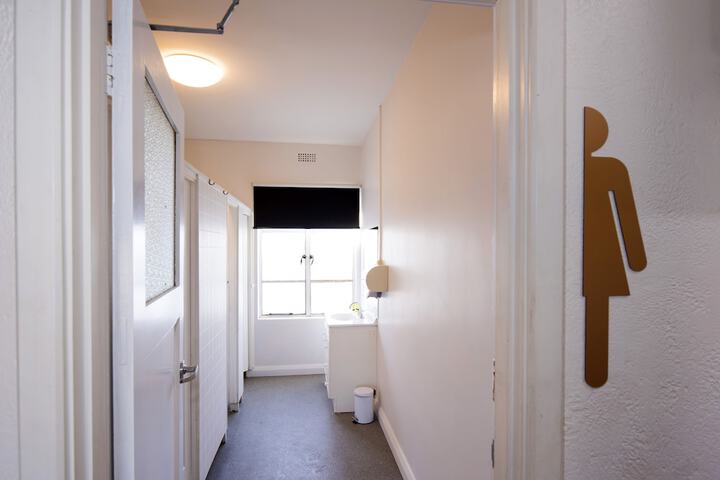 Room 11 of 28