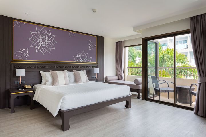 Room 12 of 84