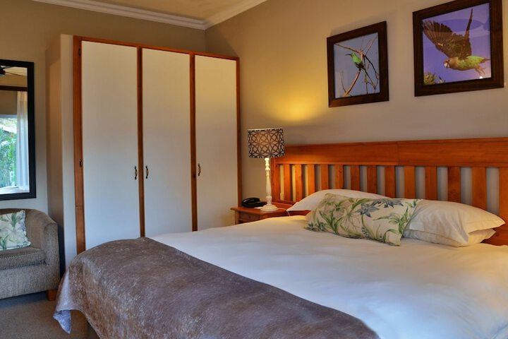 Room 40 of 143