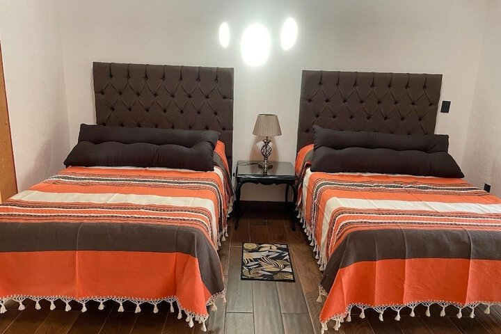 Room 13 of 32