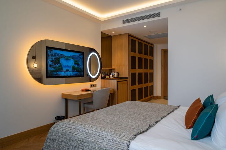 Room 17 of 251