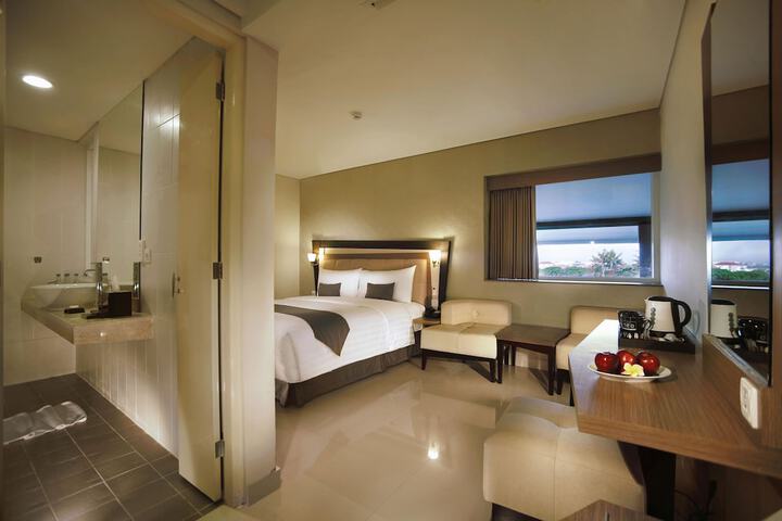 Room 12 of 25
