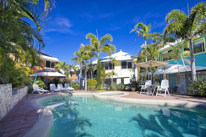 Hotel Pool