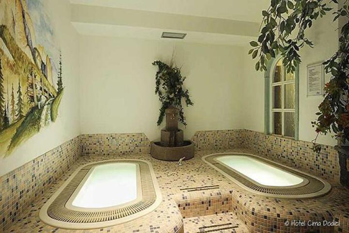 Room 15 of 16