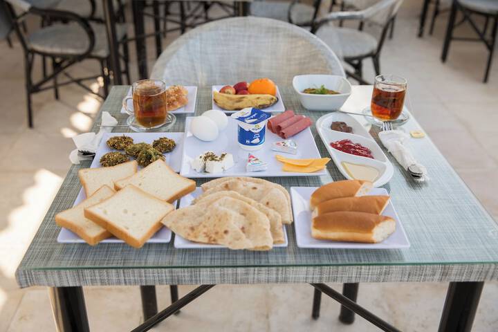 Breakfast/Coffee Service 77 of 99