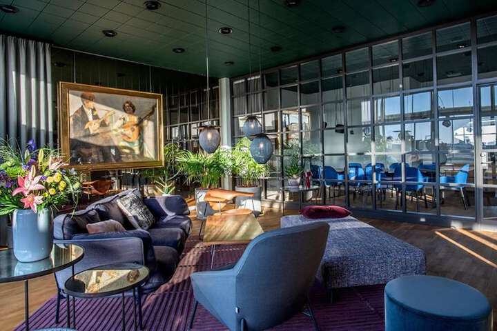 Hotel Lobby