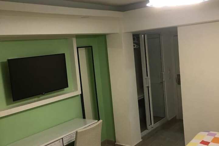Room 19 of 76