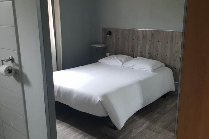 Room 10 of 43