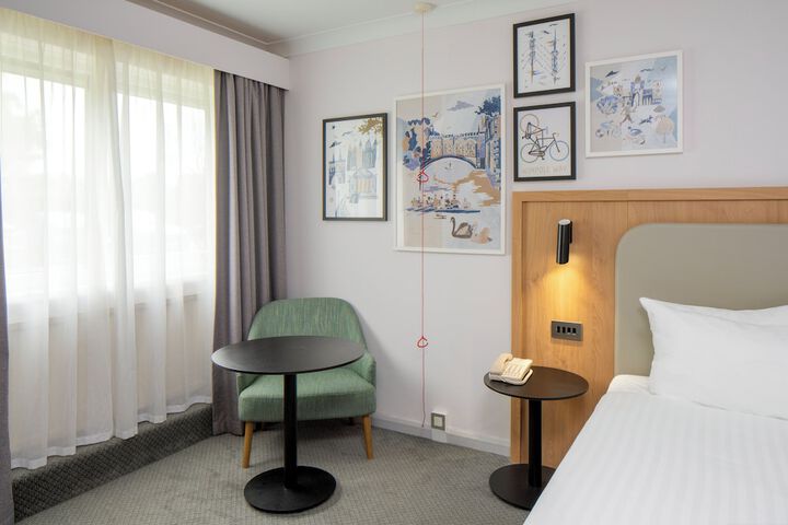 Room 38 of 100