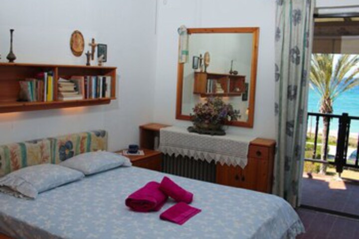 Room 3 of 12