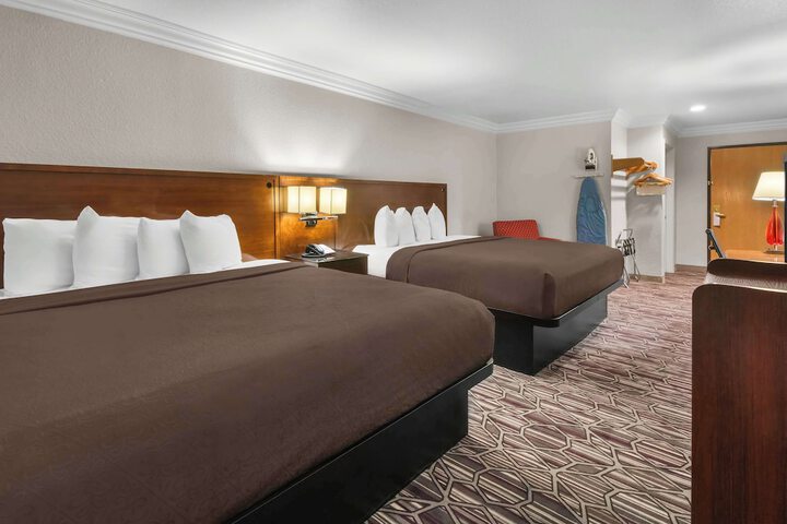 1 King Bed Microwave and Refrigerator Full Breakfast (6 of 19)