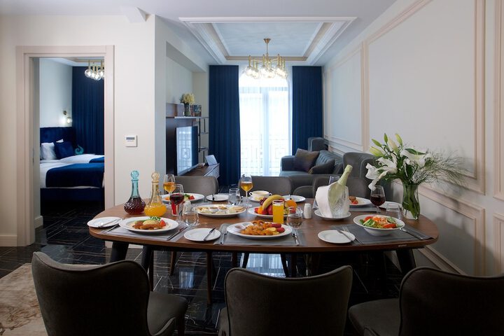 Dining 60 of 75