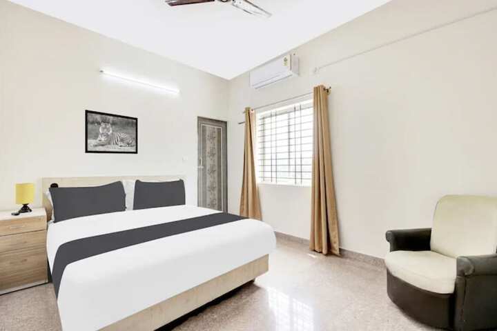 Room 6 of 11