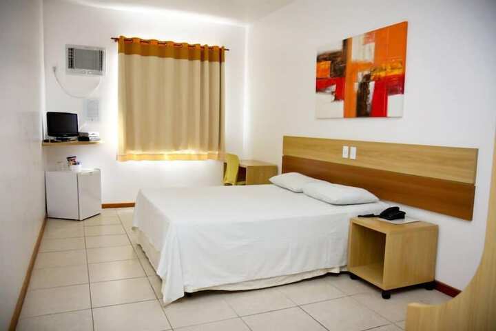 Room 7 of 16
