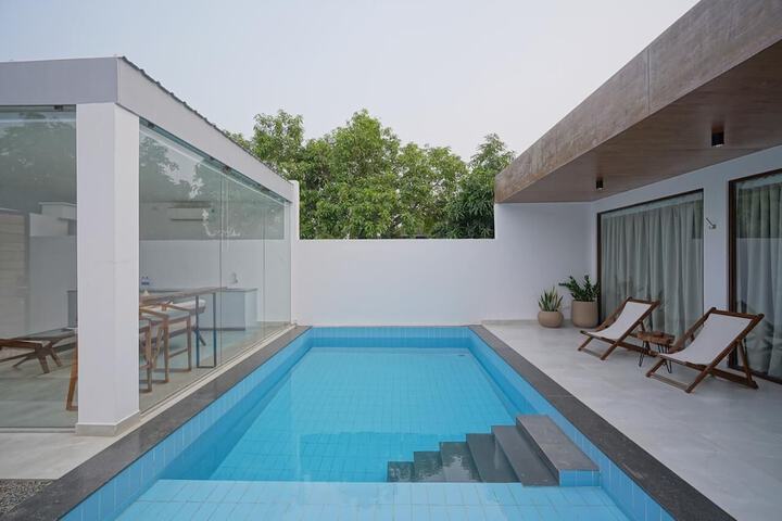 Pool 8 of 13