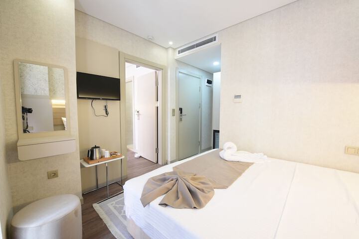 Room 14 of 19