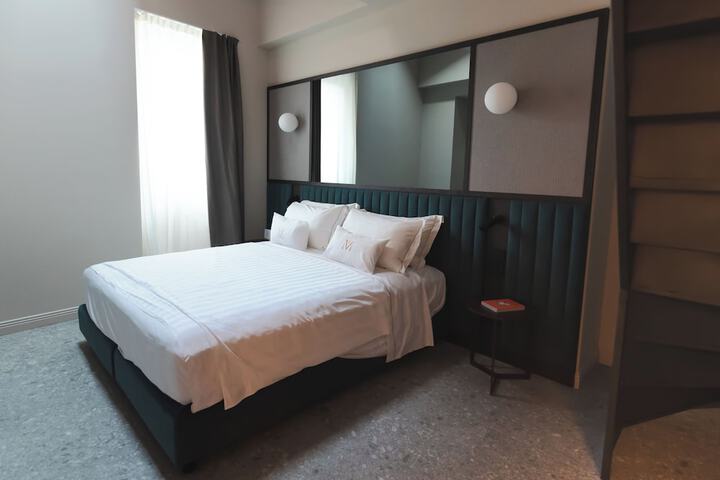 Room 14 of 99