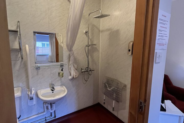 Room 64 of 79