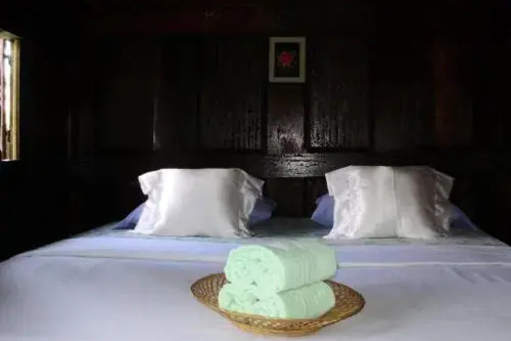 Image of Tongkonan Layuk Lion