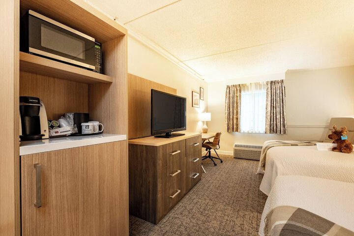 Room 44 of 108