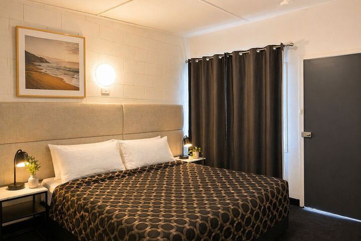 Room 4 of 19