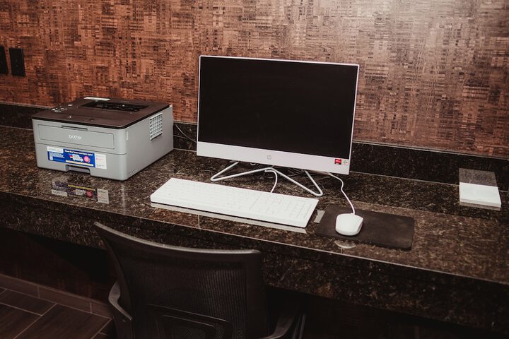 Business Center 83 of 88